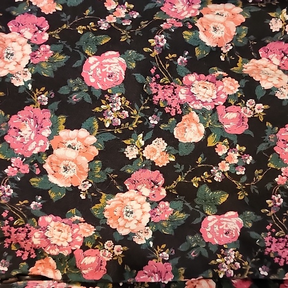 Kalama 2X Flowered Blouse - Picture 4 of 8